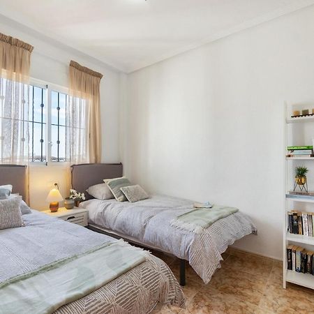 Cb Living - Homely Apartment Cinuelica, Punta Prima Dehesa de Campoamor  Екстер'єр фото